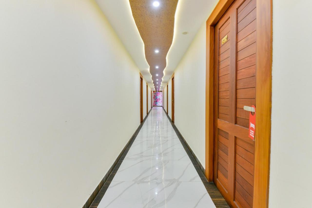 Oyo 1889 Hotel Aj Park Alappuzha Exterior foto
